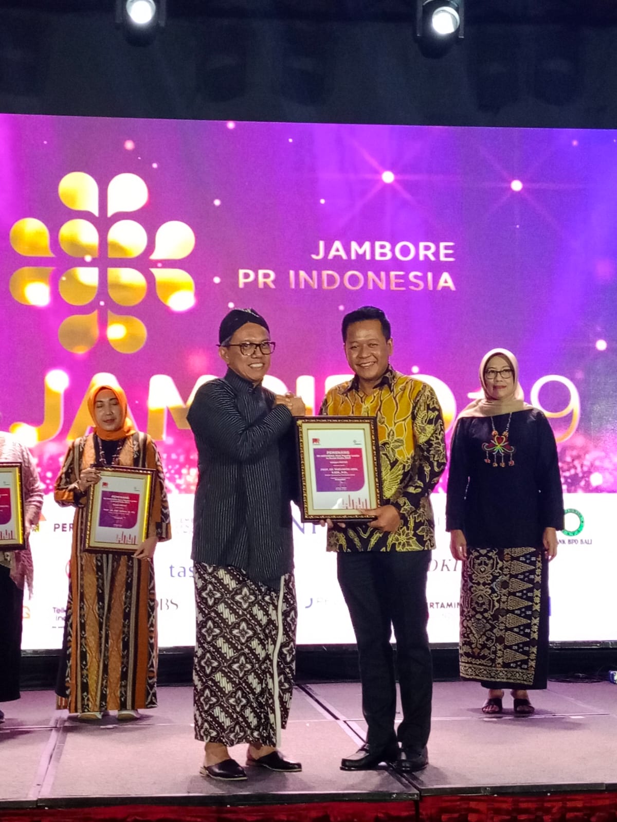 Rektor USU Dinobatkan sebagai Pemimpin Terpopuler 2023